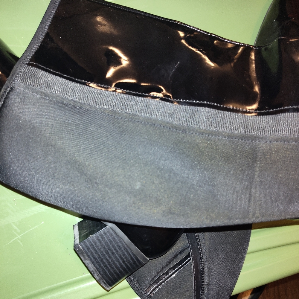 Boots - Picture 3 of 4